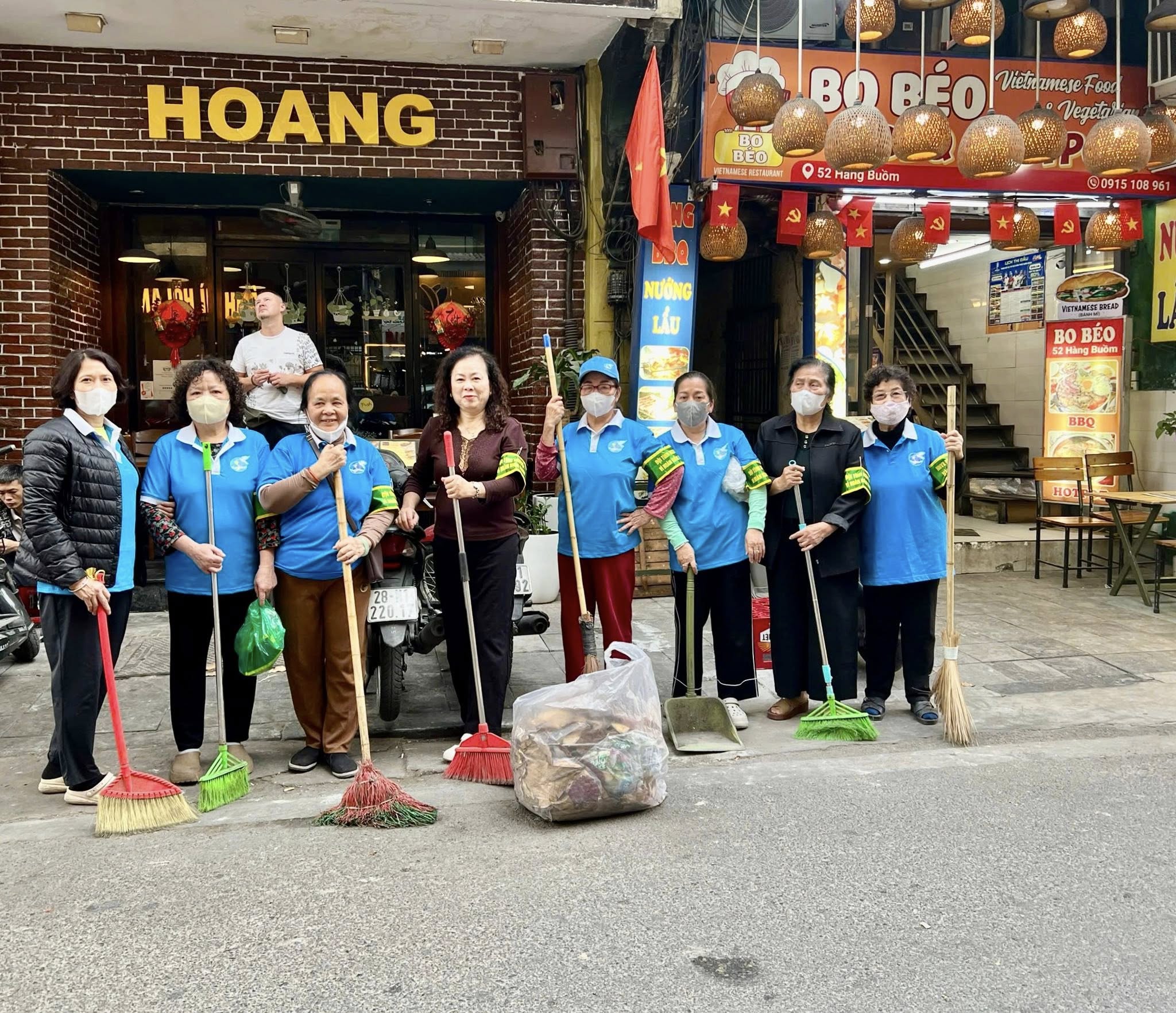 Đội tình nguyện vì Hoàn Kiếm xanh